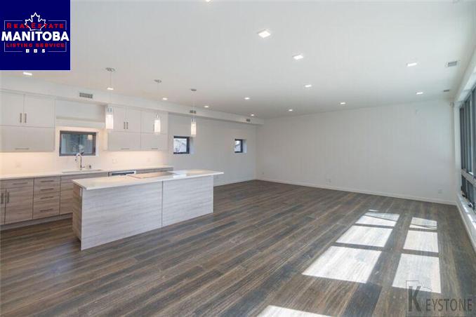 Property 2-218 Enfield Crescent img1