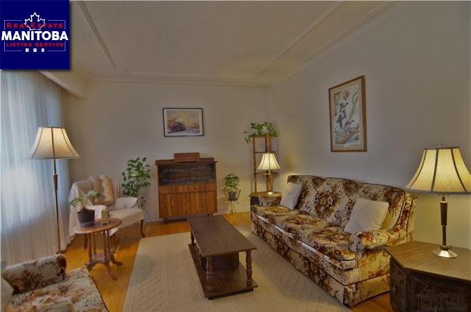 Property 32 Morley Avenue img1