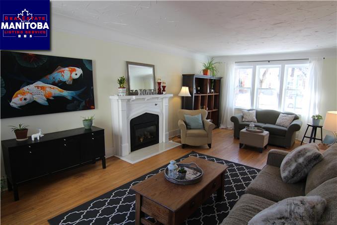 Property 350 Elm St img1
