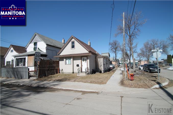 Property 737 Alexander Ave img1