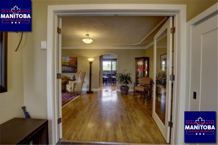 Property 325 Kingston Cr img1